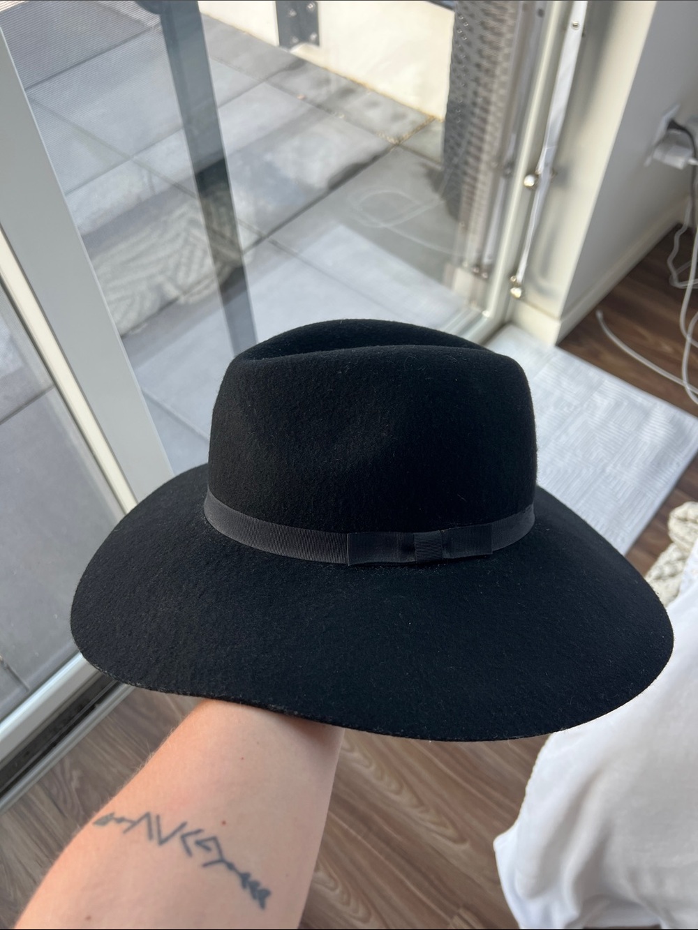 Black Felt Express Floppy Hat - Picture 7 of 10